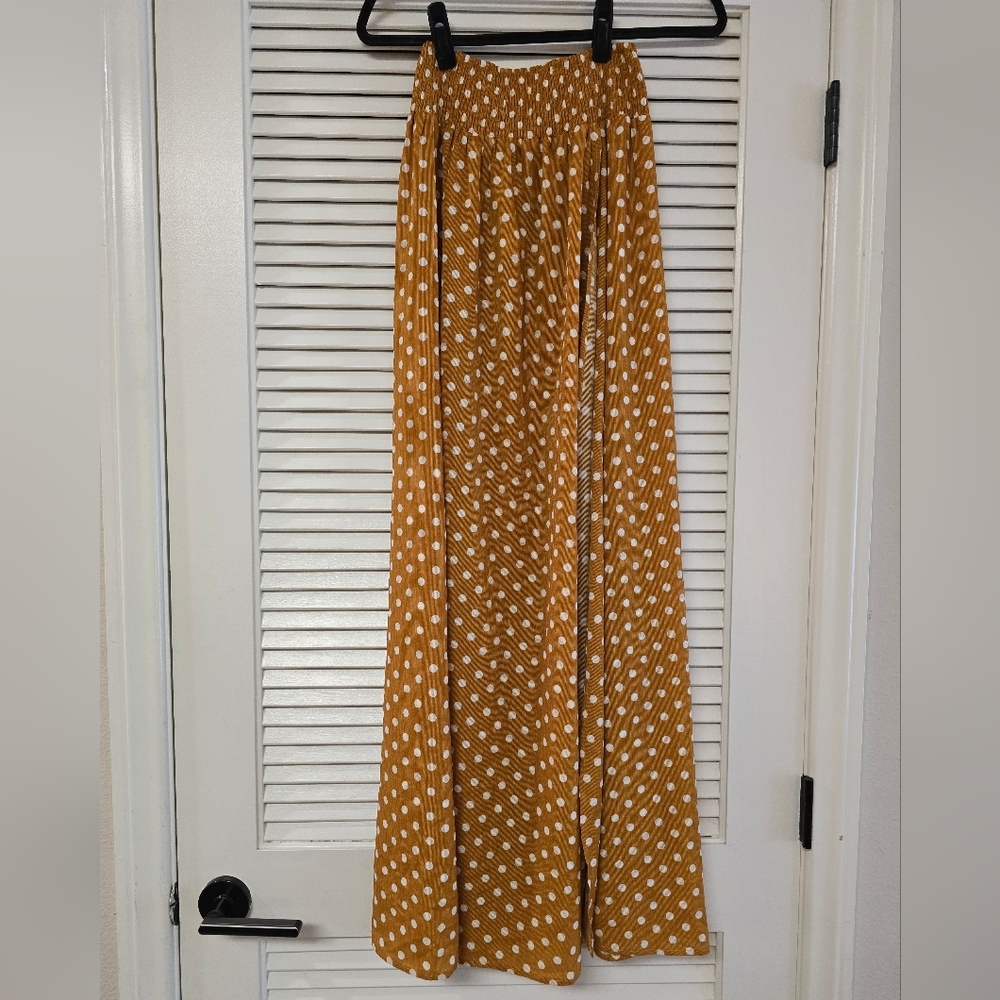 L'ATISTE by Amy - Polka-Dot Flowy Maxi Skirt With Two Leg Slits
